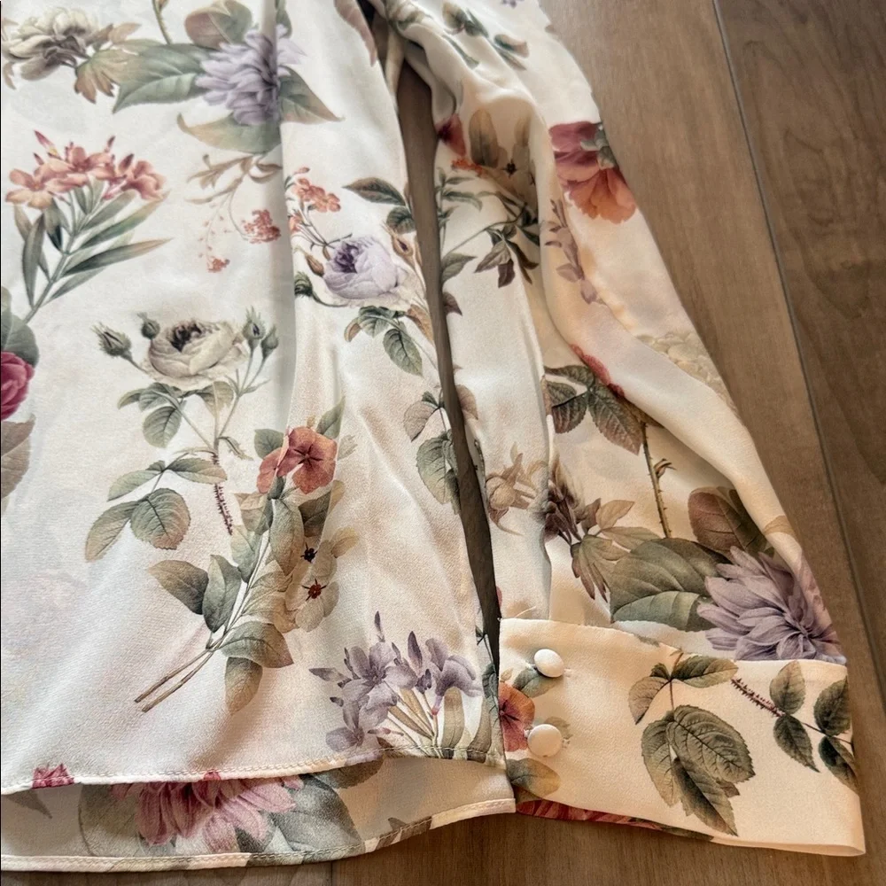 Alice + Olivia Willa Floral Silk Blouse in Floral Pattern. New without tags. - Picture 13 of 14